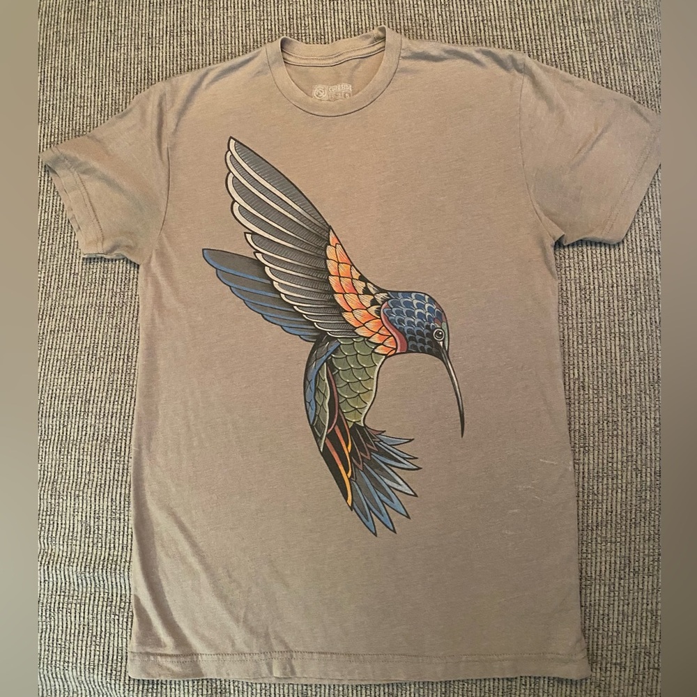 ⭐ 3 for $15 ⭐ - Colorful Hummingbird Graphic T-Shirt